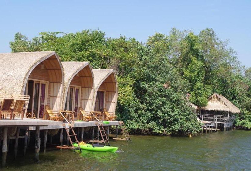 غرفة قياسية مطلّة علي البحيرة, Bamboo Bungalow