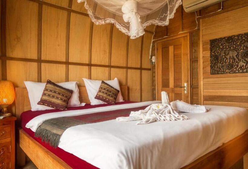 غرفة قياسية مطلّة علي البحيرة, Bamboo Bungalow