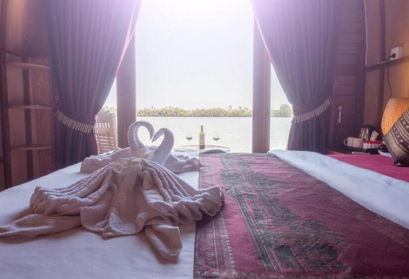 غرفة قياسية مطلّة علي البحيرة, Bamboo Bungalow