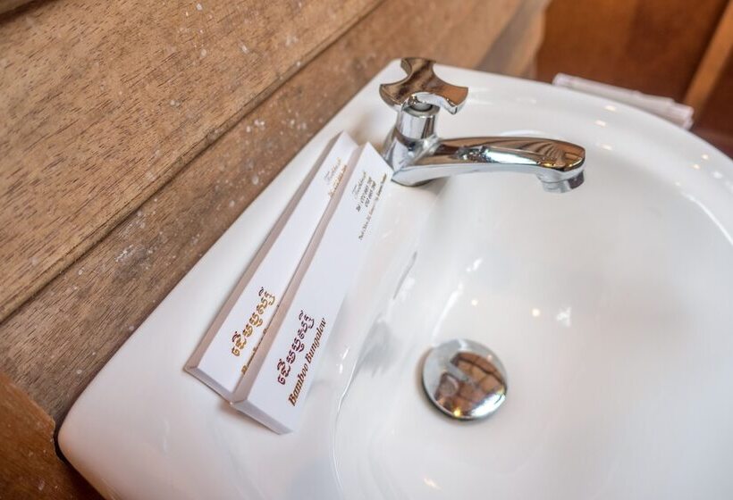 غرفة قياسية مطلّة علي الحديقة, Bamboo Bungalow