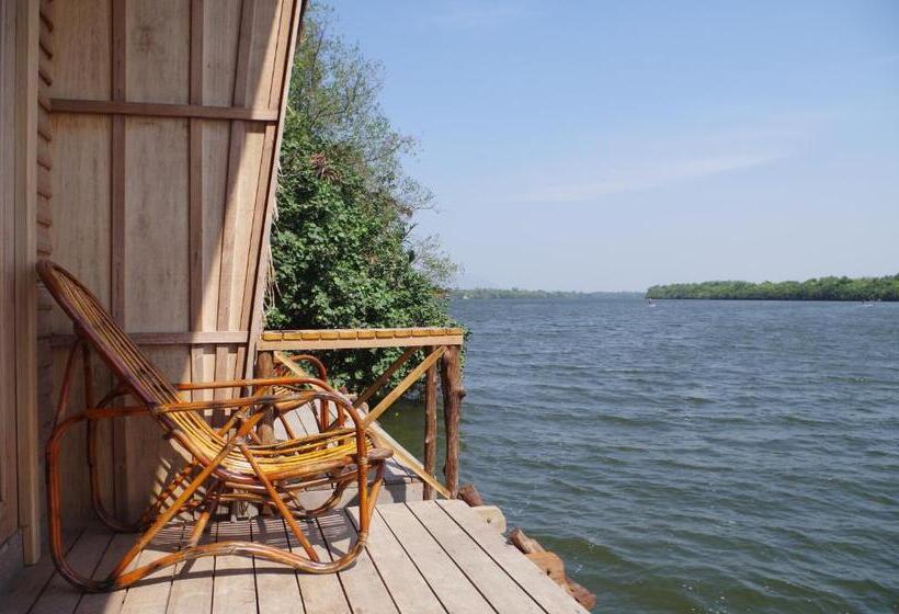 غرفة قياسية مطلّة علي البحيرة, Bamboo Bungalow