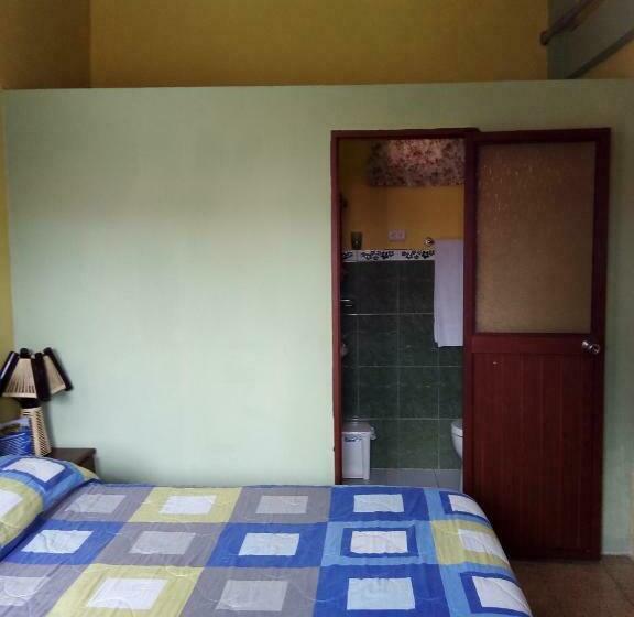 Номер Стандарт, Hostal Surf Olón