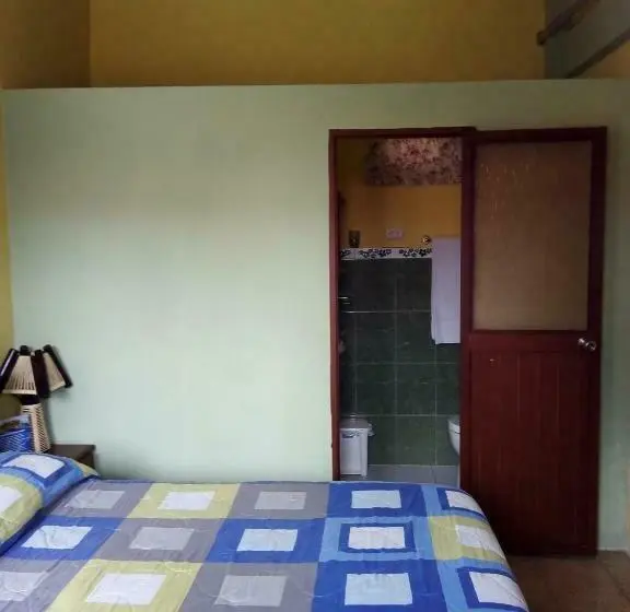 اتاق استاندارد, Hostal Surf Olón