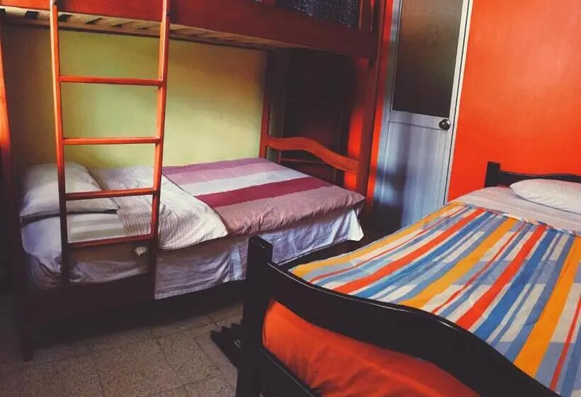 اتاق استاندارد سه نفره, Hostal Surf Olón
