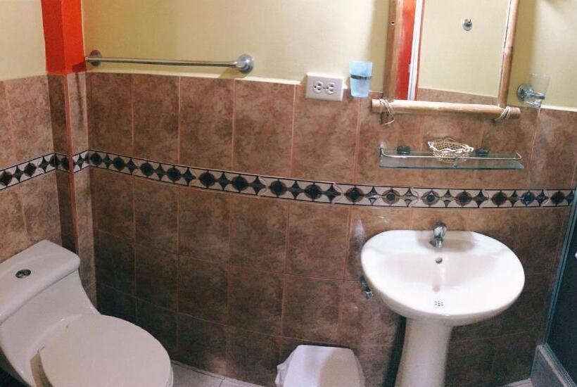 Pokój Standard Trzyosobowy, Hostal Surf Olón