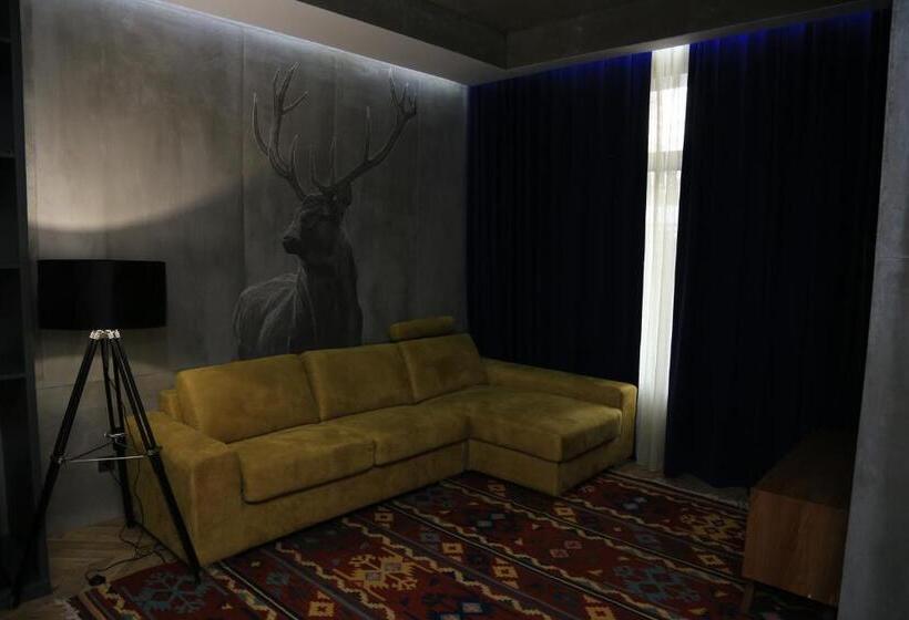 سوییت, Bugu Hotel Bishkek