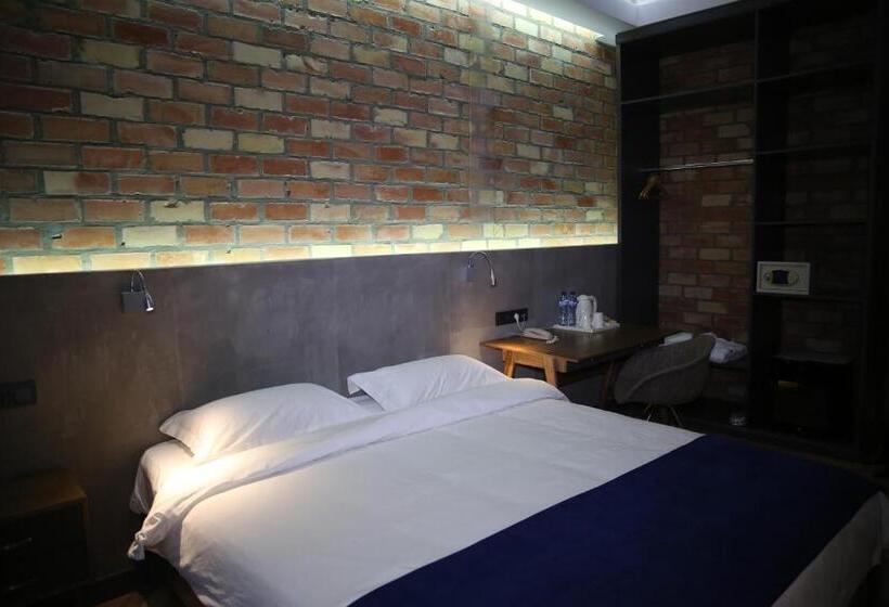 اتاق اکونومی یک تخته, Bugu Hotel Bishkek