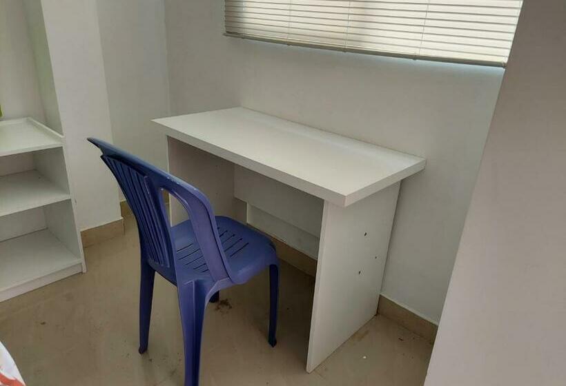 豪华房间, Almond Beach