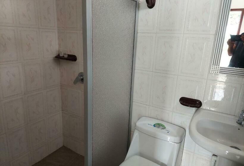 豪华房间, Almond Beach