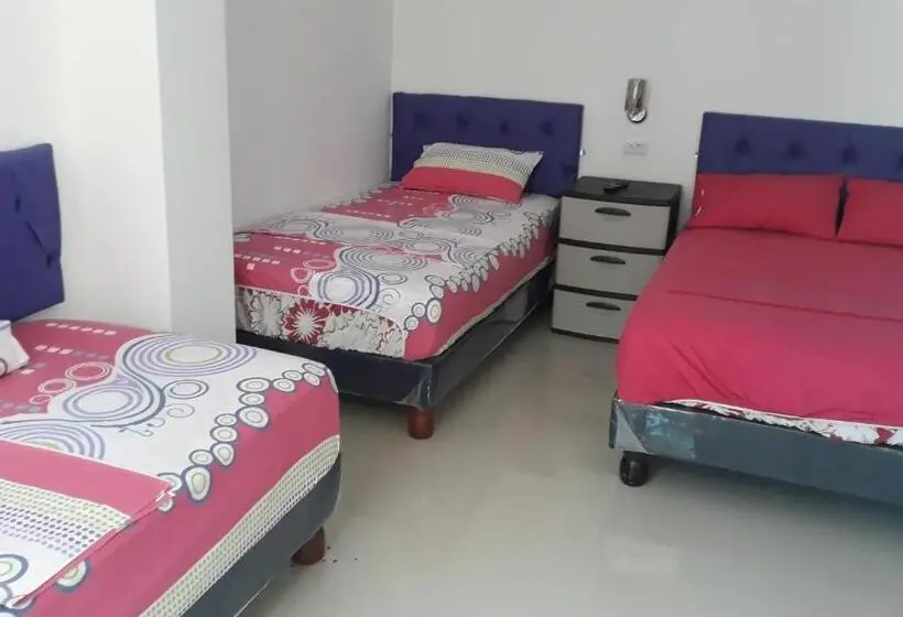 اتاق استاندارد چهارنفره با بالکن, Almond Beach