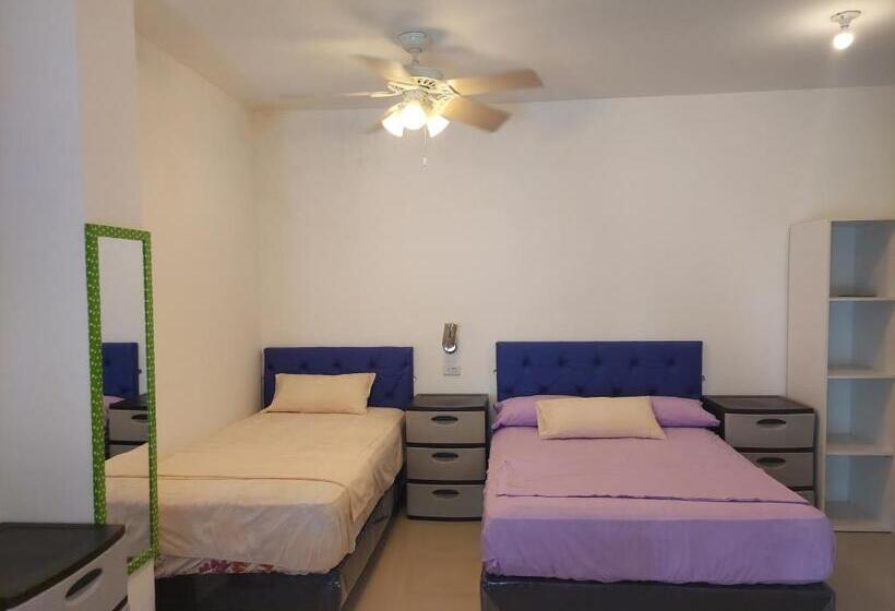 带阳台标准四人间, Almond Beach