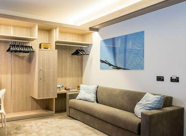 小型套房, Fuori Le Mura