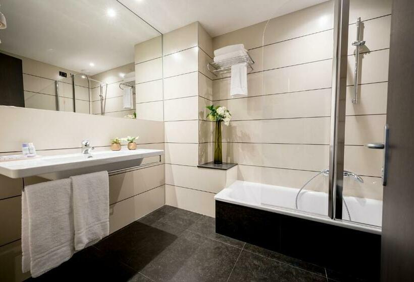 标准间, Fuori Le Mura