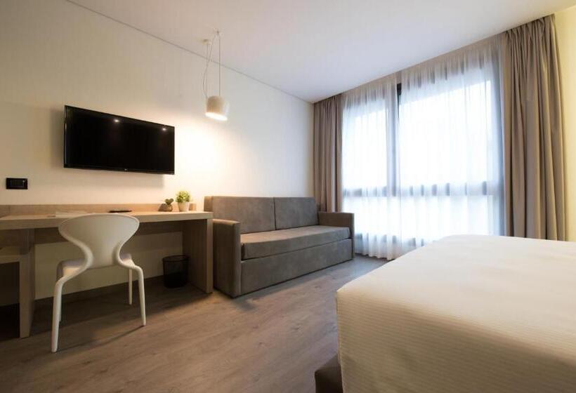 基本三人间, Fuori Le Mura