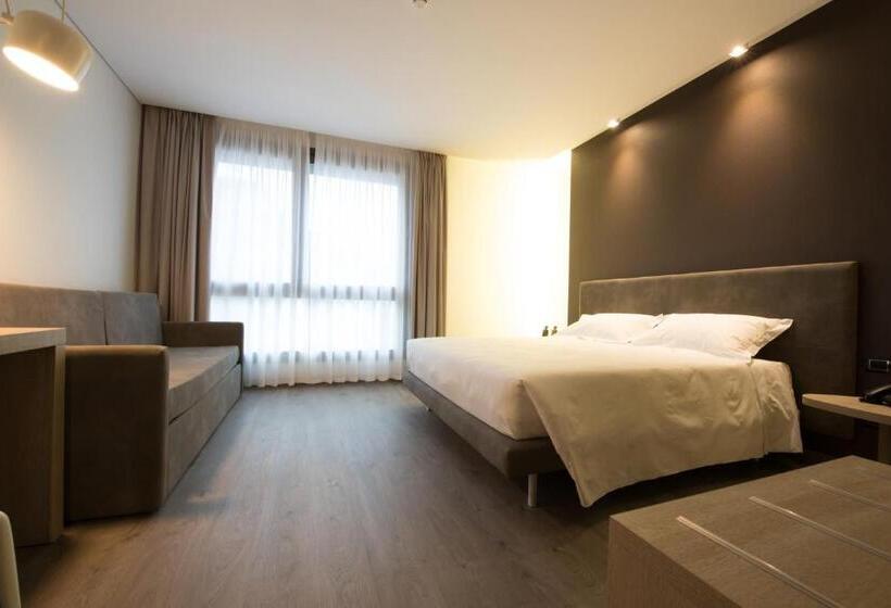 基本三人间, Fuori Le Mura