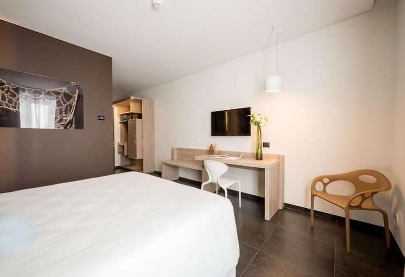 Номер Стандарт, Fuori Le Mura