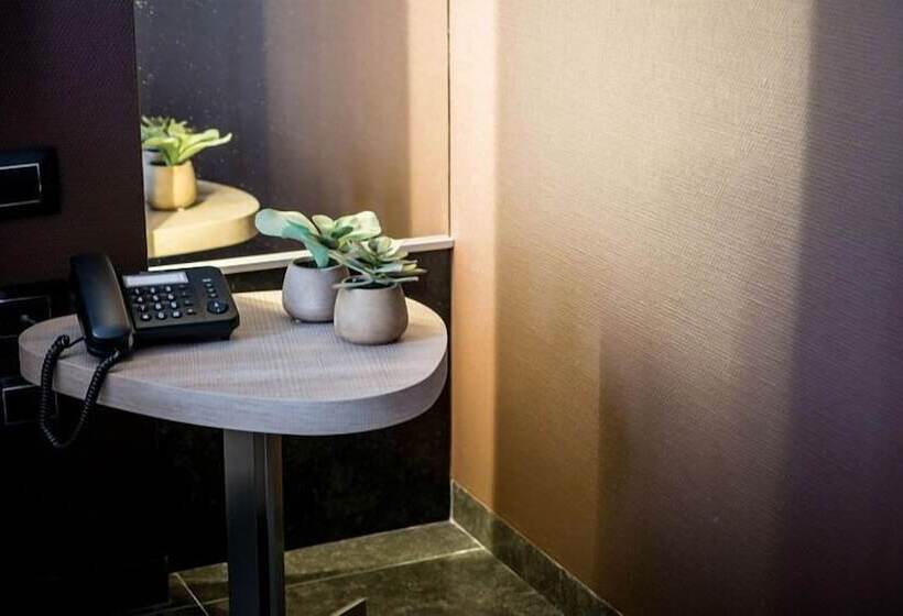 Номер Стандарт, Fuori Le Mura