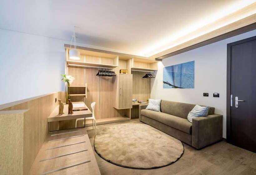 小型套房, Fuori Le Mura