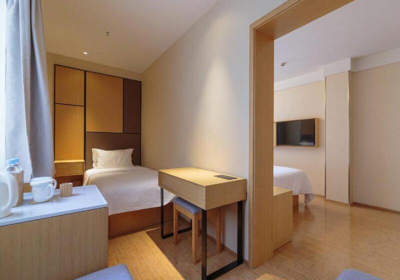 패밀리 룸, Ji  Shanghai Kangqiao Hu Nan Road