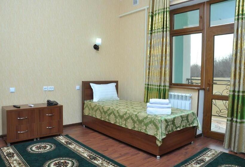 スタンダードシングルルーム, Shokhjakhon