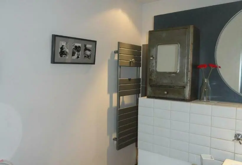 Standard-huone Allasnäkymä, Maison D Hôtes La Villa Madeleine