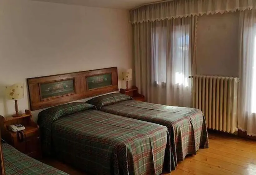 スタンダードトリプルルーム, Albergo Dolomiti