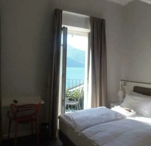 Büyük Çift Kişilik Yataklı Delüks Oda, Albergo Dongo