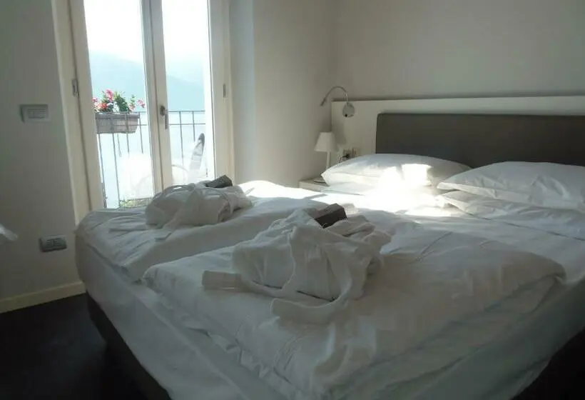 Büyük Çift Kişilik Yataklı Delüks Oda, Albergo Dongo