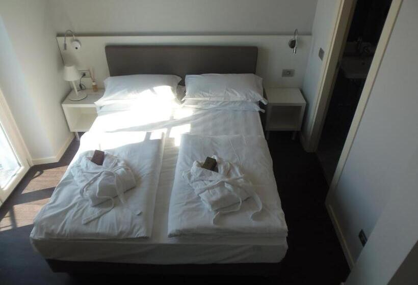 Pokój Deluxe Łóżko King Size, Albergo Dongo