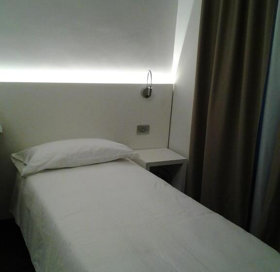 Pokój Standard Jednoosobowy, Albergo Dongo