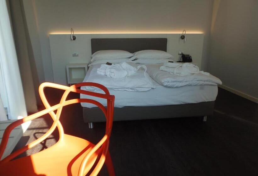 Номер Deluxe Одноместный, Albergo Dongo