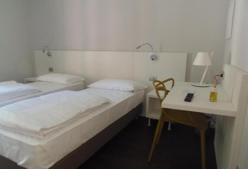 싱글 디럭스 룸, Albergo Dongo