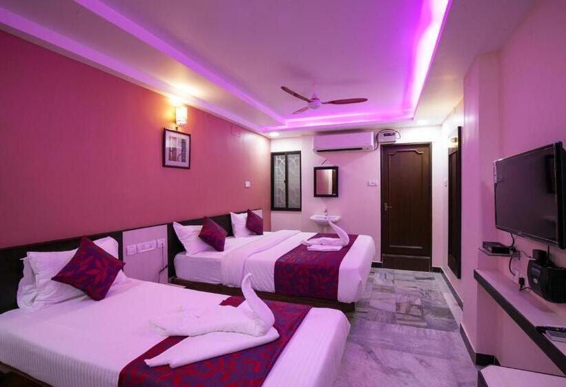 컴포트 트리플 룸, Lotus