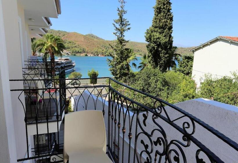 片側に海が見えるデラックスルーム, Cennet Life