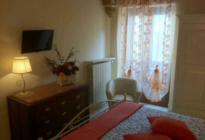 带大床的豪华间, Porta Piccola B&b