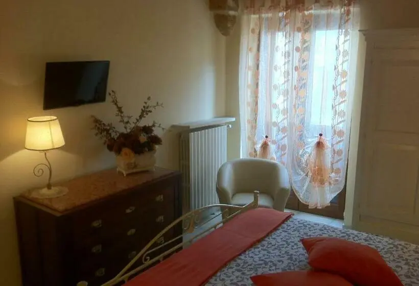 اتاق لوکس با تخت بزرگ, Porta Piccola B&b
