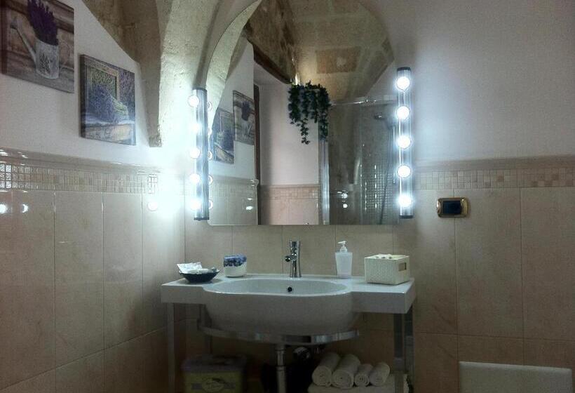 חדר דחוקס עם מיטת קינג, Porta Piccola B&b