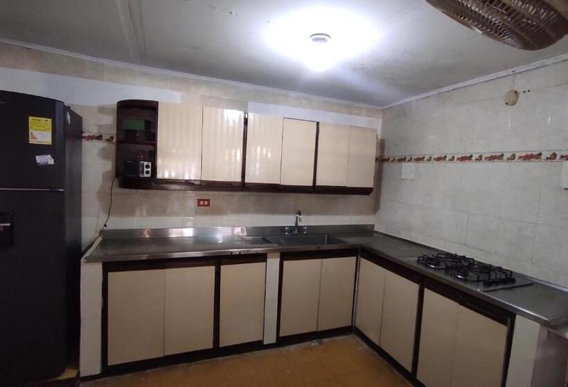 غرفة عائلية, Ortimar