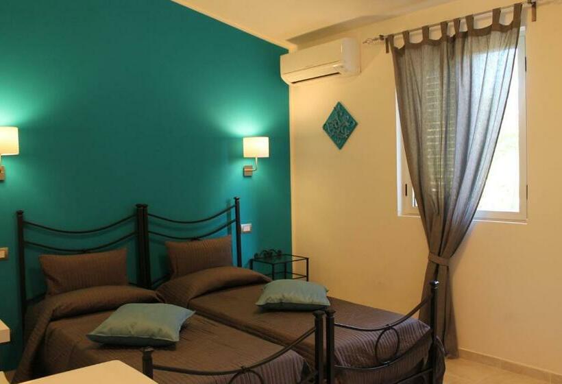 اتاق لوکس با چشم‌انداز باغ, Sea Garden Rooms