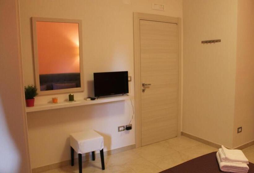 آپارتمان 1 خوابه با چشم‌انداز باغ, Sea Garden Rooms