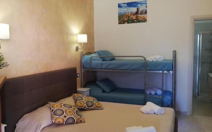 اتاق استاندارد چهارنفره با چشم‌انداز باغ, Sea Garden Rooms