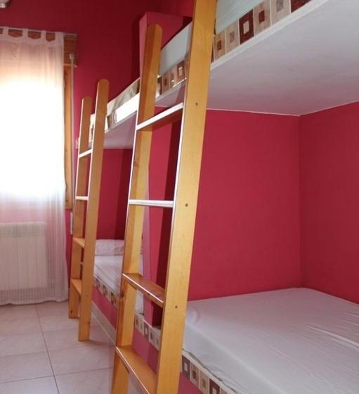 ルームシェアのワンベッド, Allucant   Gallocanta