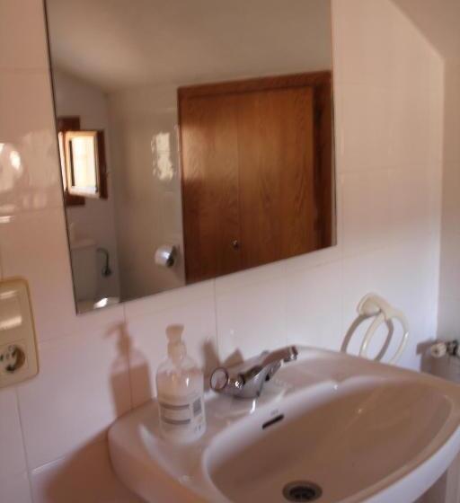 バス共有のスタンダードルーム, Allucant   Gallocanta