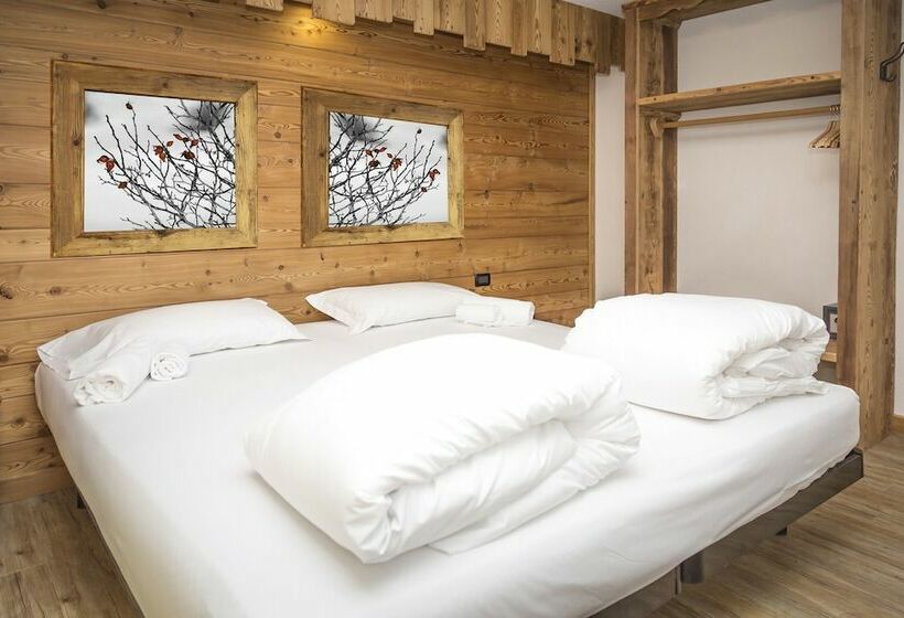 غرفة ديلوكس, Clotes