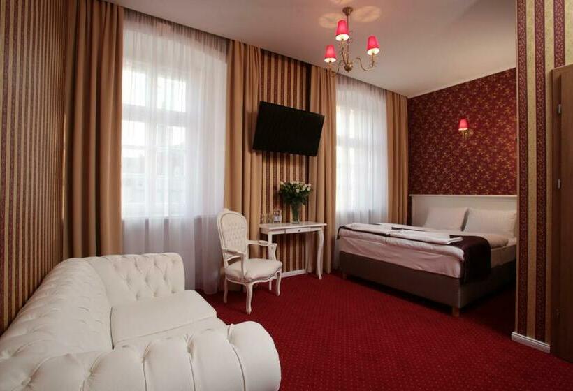 חדר סטנדרט, Court Park