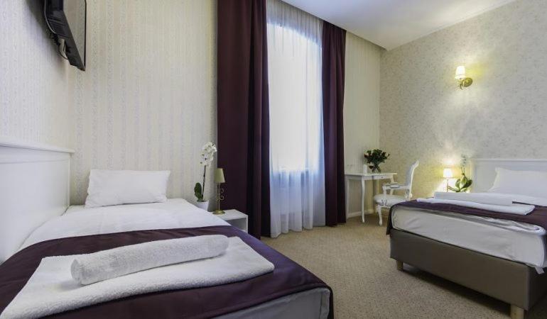 חדר סטנדרט, Court Park