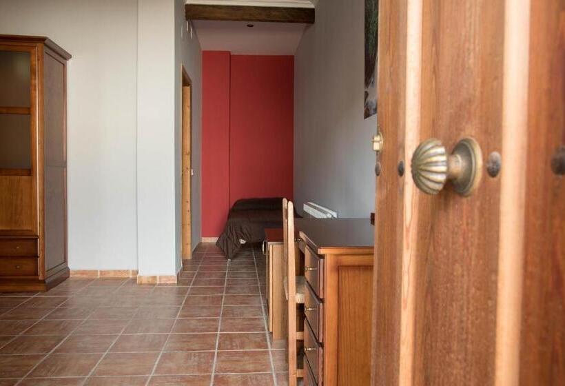 غرفة قياسية ثلاثية, Rural El Lagar