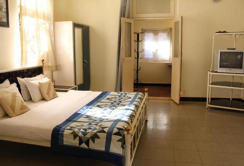 חדר דלוקס, Malas