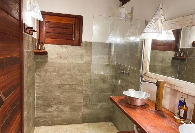 جناح, Pousada Pais Tropical