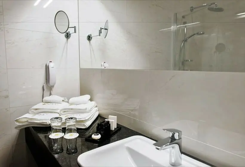اتاق سوپریور, Royal & Spa